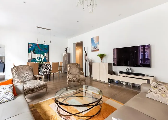 Charme Parisien Pres De L\'Arc De Triomphe - 183 M²